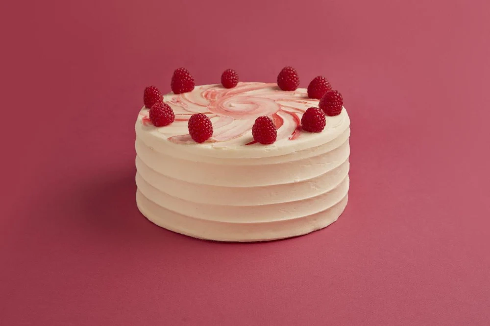 lemon-raspberry-ripple-cake-rev0-1000x-jpg-643a7fd1a4b64702195386.webp