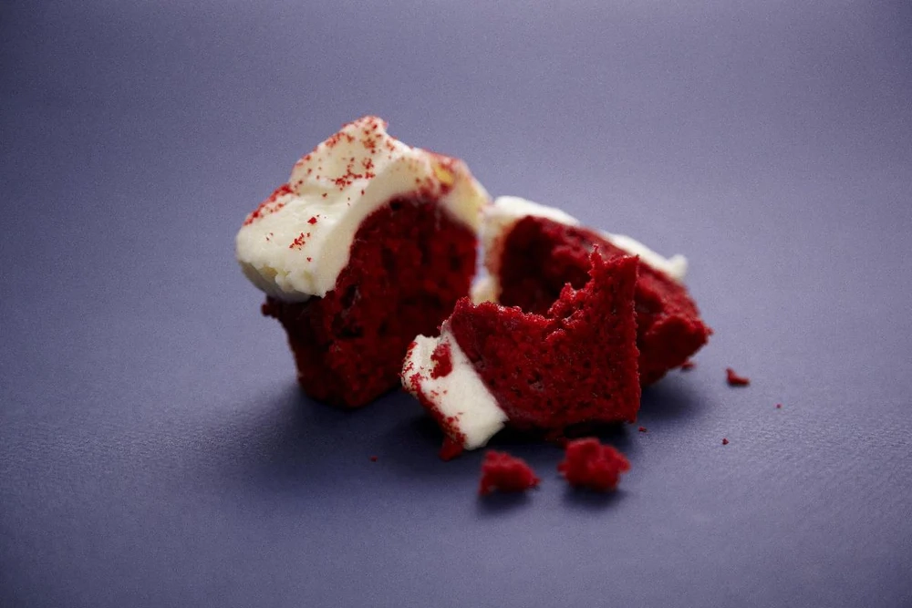 red-velvet-crumb-rev0-1000x-jpg-643a81ea3967e997793809.webp